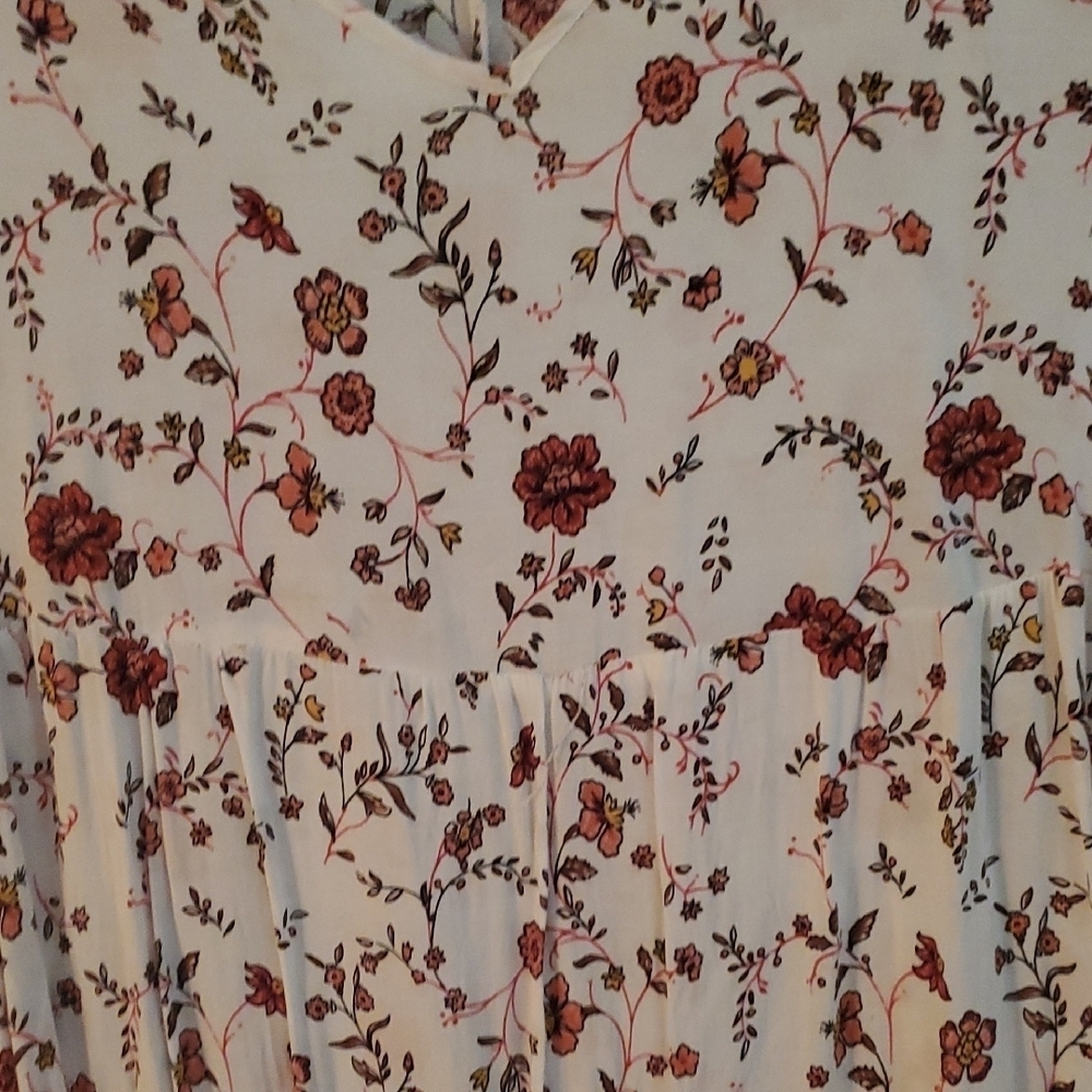 SHEIN Red and White Floral Dress - Picture 5 of 9